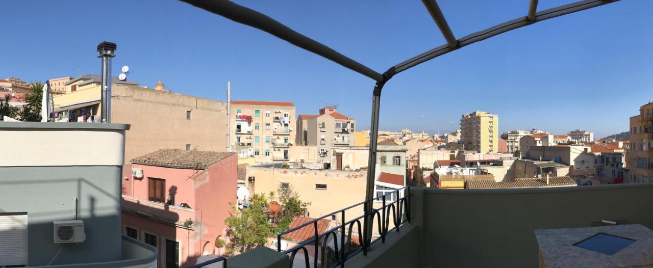 La Luna Appartamento Con Terrazza E Due Camere Cagliari Exteriör bild